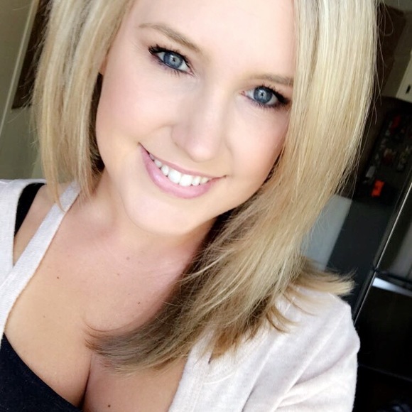 Meet your Posher - Picture 1 of 3